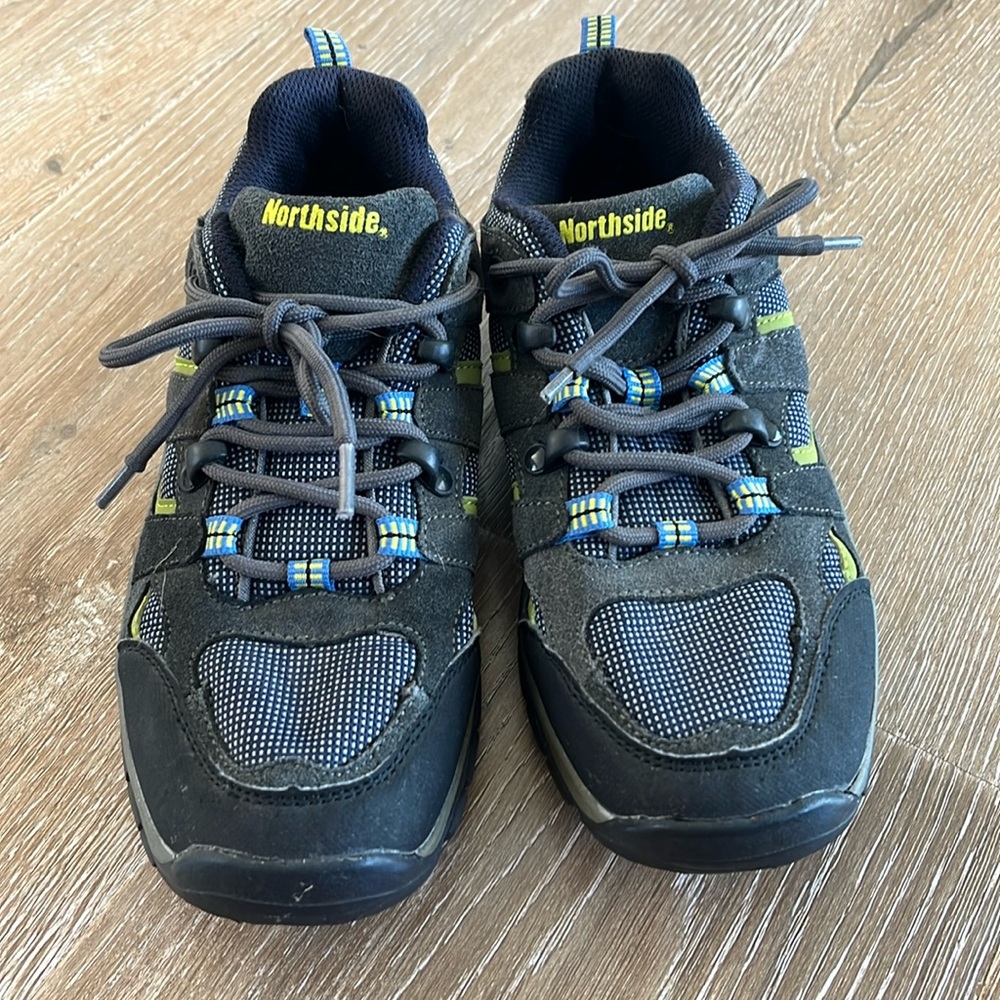Northside Hiking Shoe Size 5